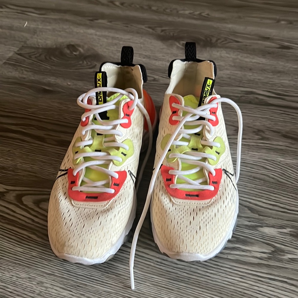 Nike sneakers 8.5 used